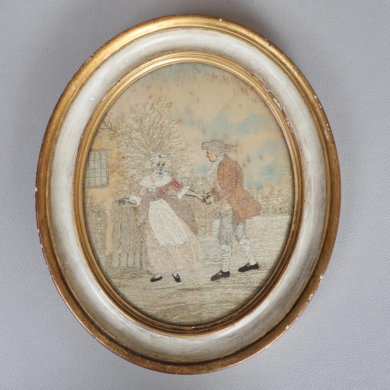 ETT VIKTORIANSK BRODERI PÅ SIDEN.