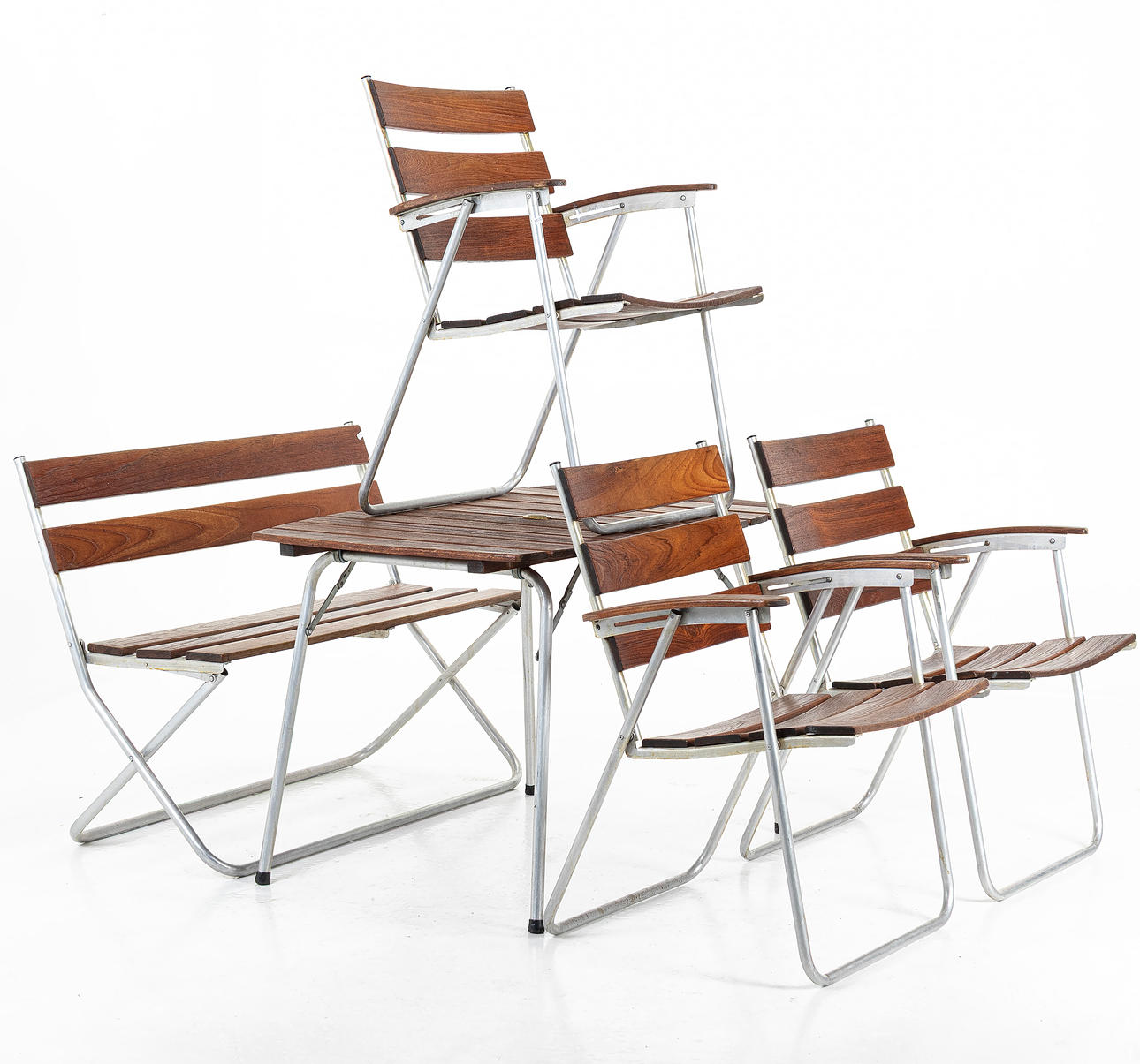 HAVEGRUPPE, 5 stykker, metal & træ.