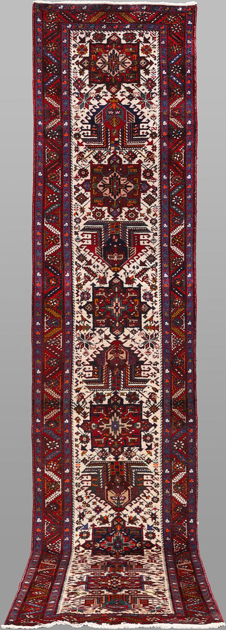 ORIENT CARPET. Garage, gallery model, 443 x 91 cm.