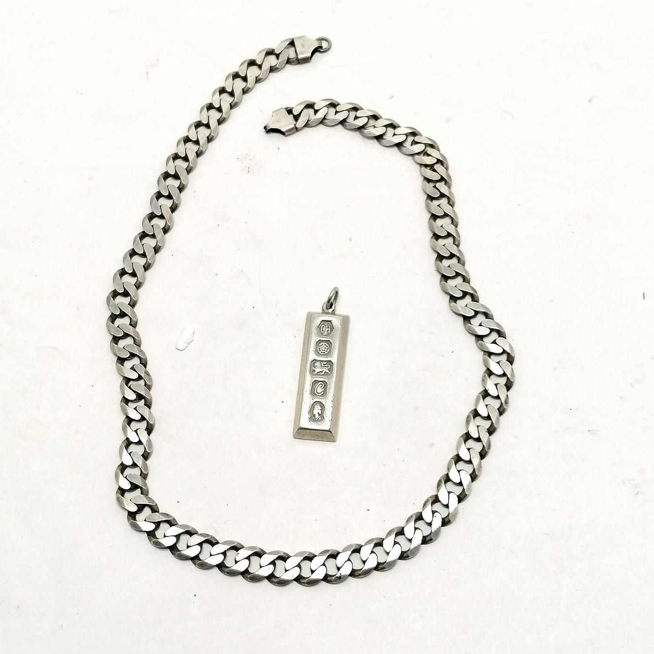 SØLV KRAFTIG FILET KANTSTENHALSKÆDE.