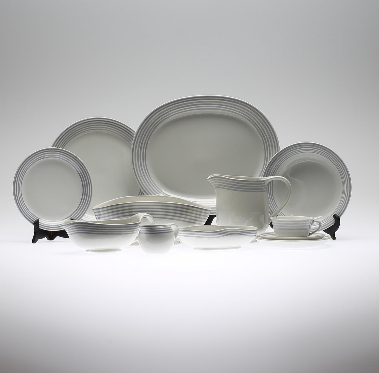 SERVISDELAR, 45 delar, "Grå ränder", Wilhelm Kåge, Gustavsberg, 1900-talets mitt.