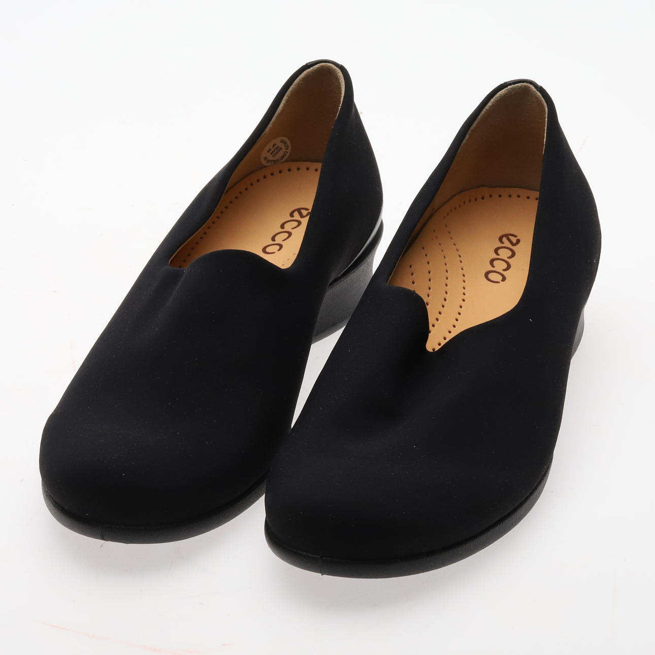 A pair of ECCO shoes, size 39.