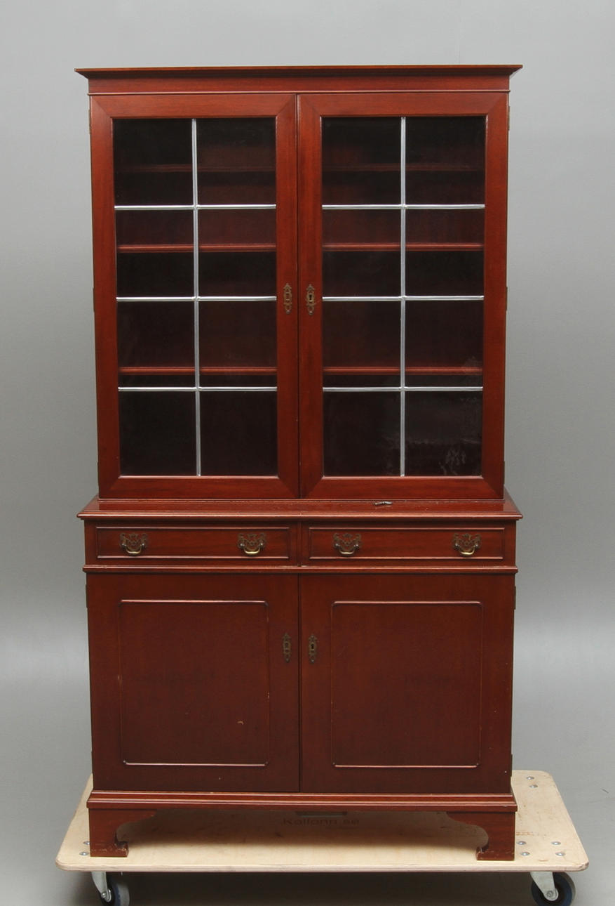 VITRINSKÅP, engelsk stil, Svenska möbelfabriken, 1900-tal.