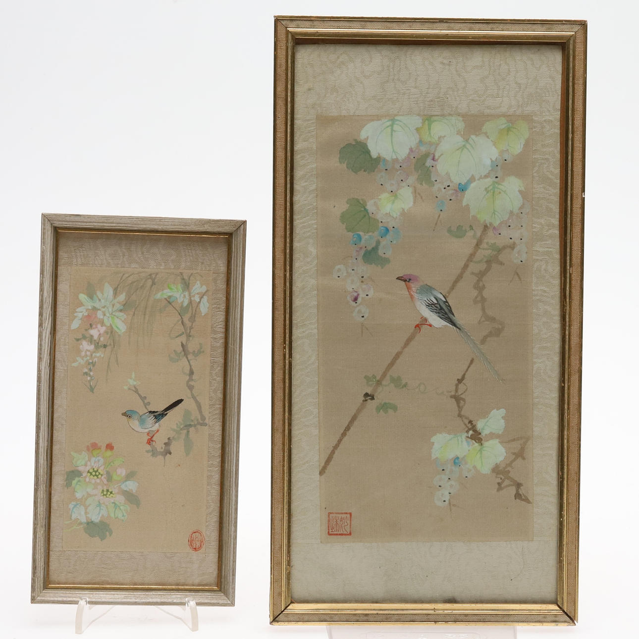 OIDENTIFIERAD KONSTNÄR. DOS PINTURAS DE SEDA ORIENTALES.