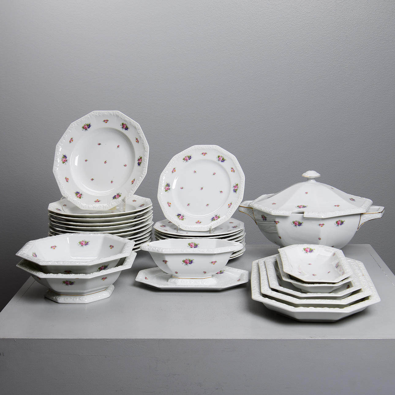 ROSENTHAL, Geschirrteile, „Maria“ (30 Stück).