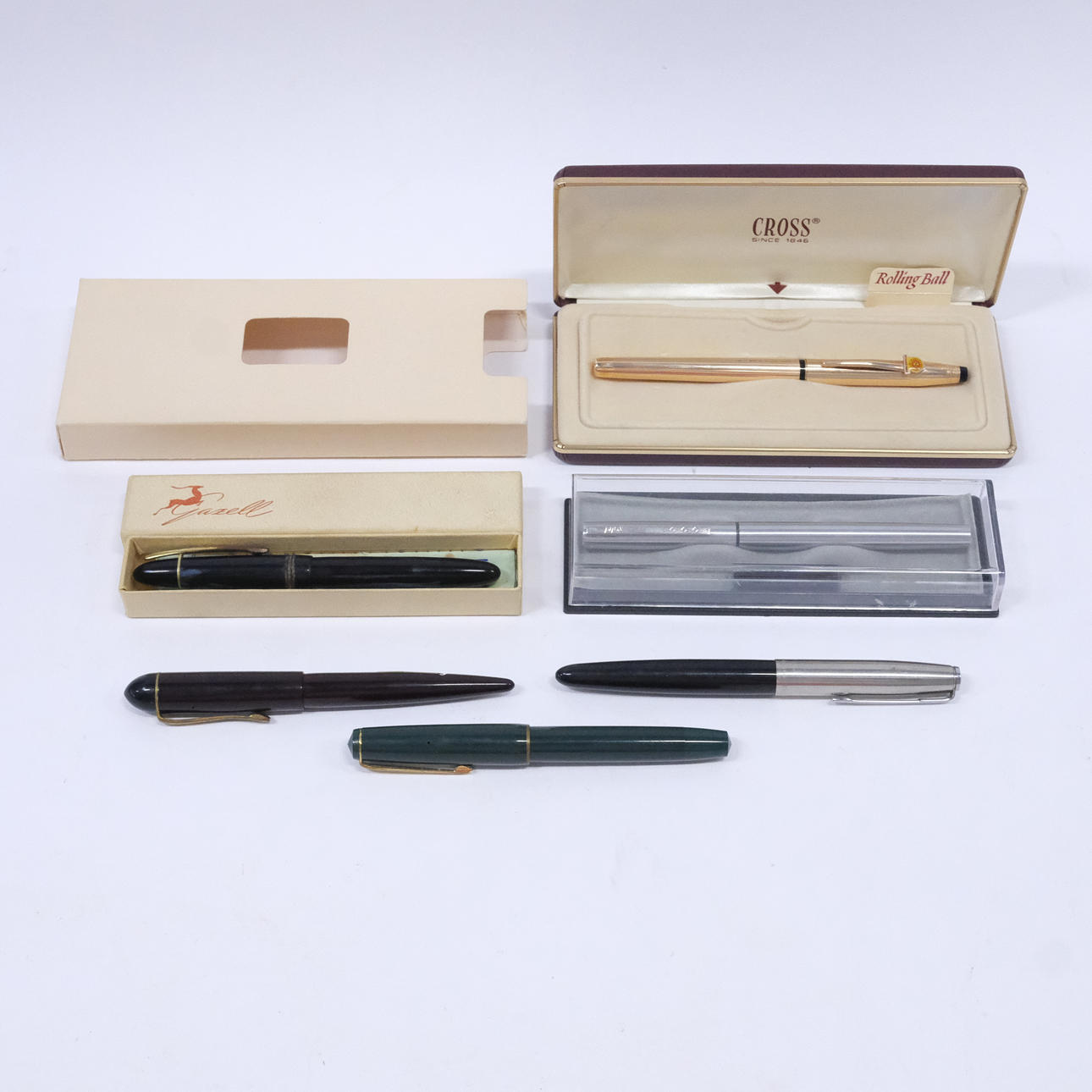 SAMMLUNG VON FÜNF FÜLLFEDERHALTERN SOWIE EINEM KUGELSCHREIBER.