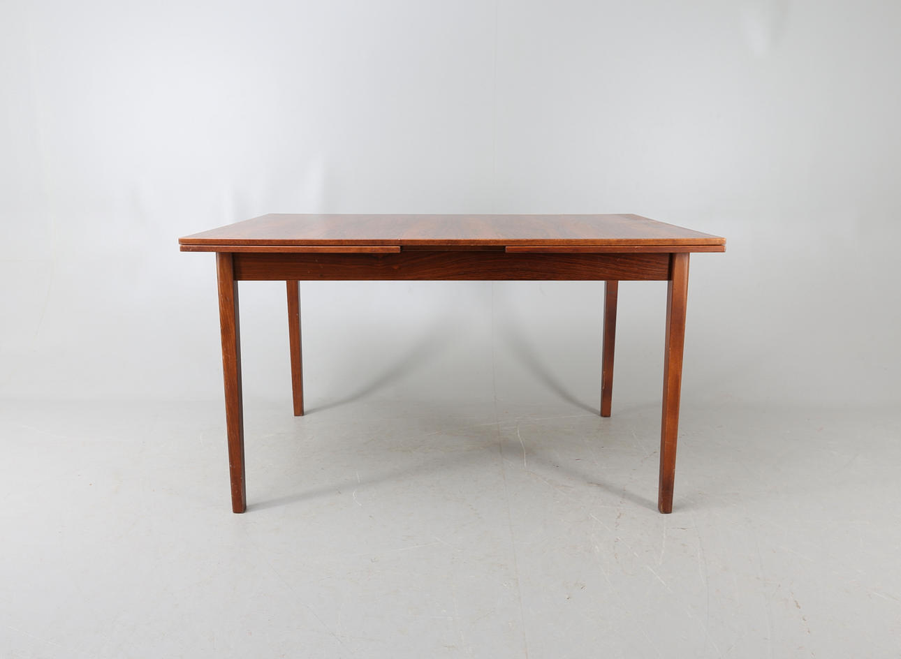 BORD, ädelträ, 1900-talets andra hälft.