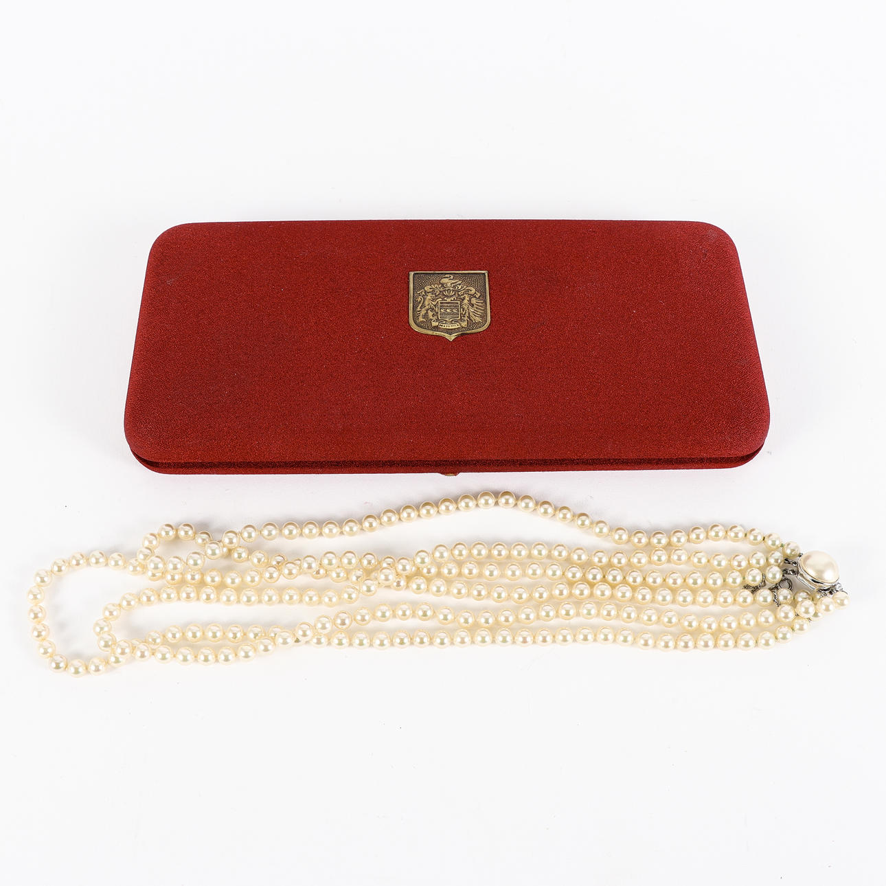 COLLIER majoricapärlor, treradigt med silverlås.