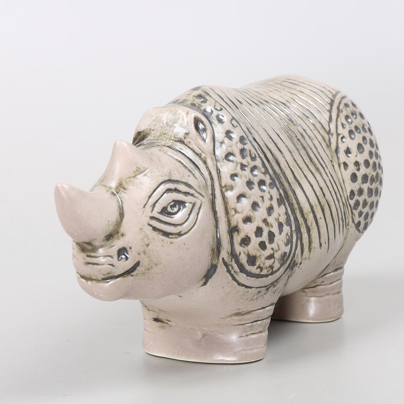 LISA LARSON. FIGURIN, ”Sarvikuono”, Gustavsberg.