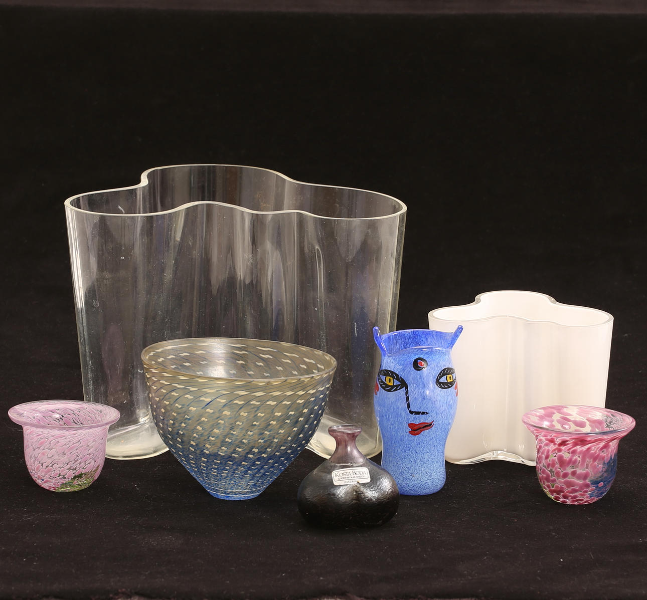 GLASS OBJECTS, 7 pieces, art glass.