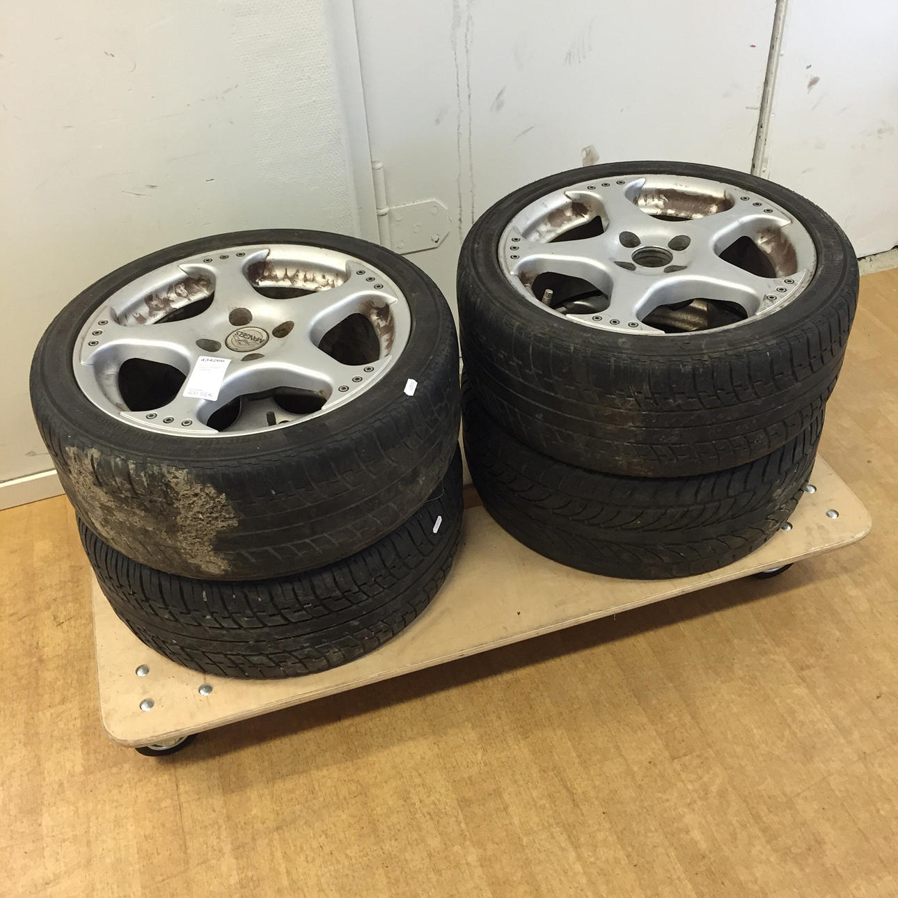 FÄLGAR, 4 st, Polismyndighetens Beslag.