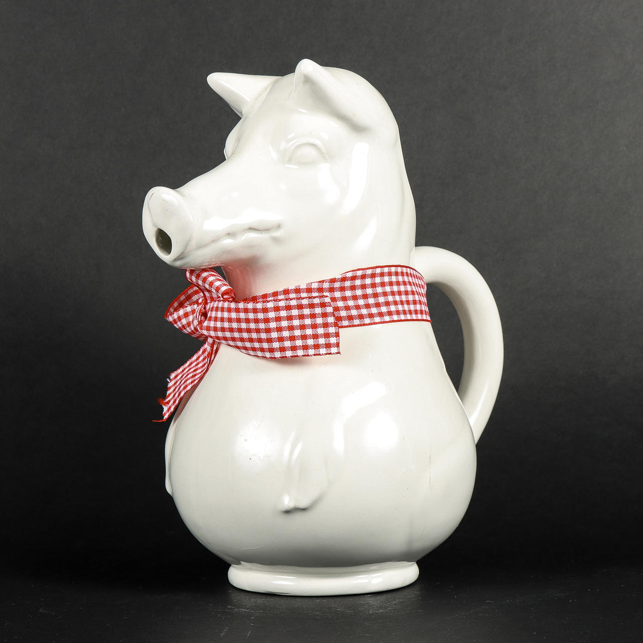 A flint pig jug, Burleight, England.