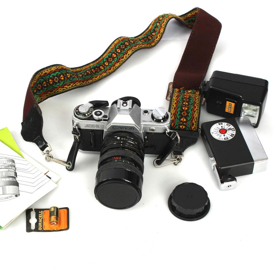 CANON AE-1 analog kamera.