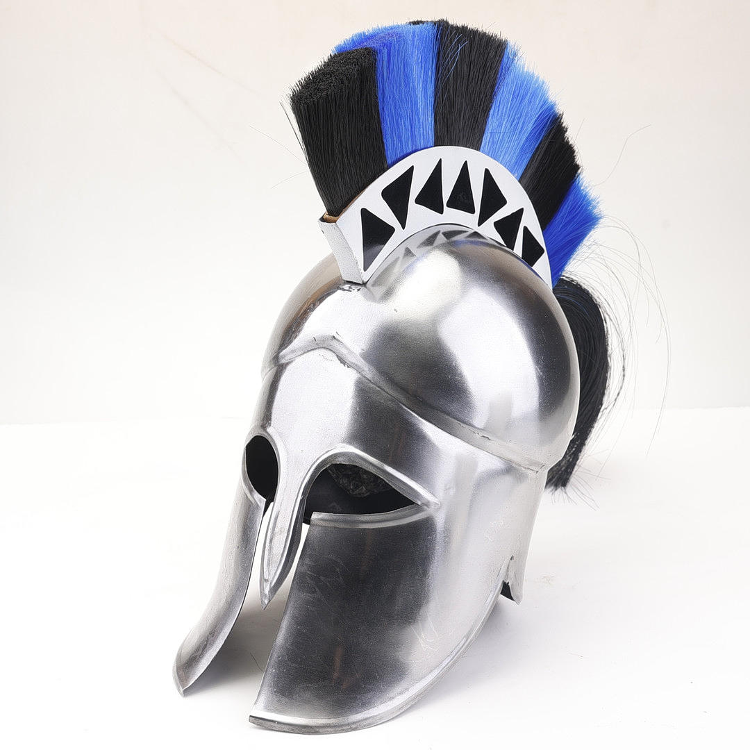 HJELM. Græsk-korintisk stil. metal, moderne replika.