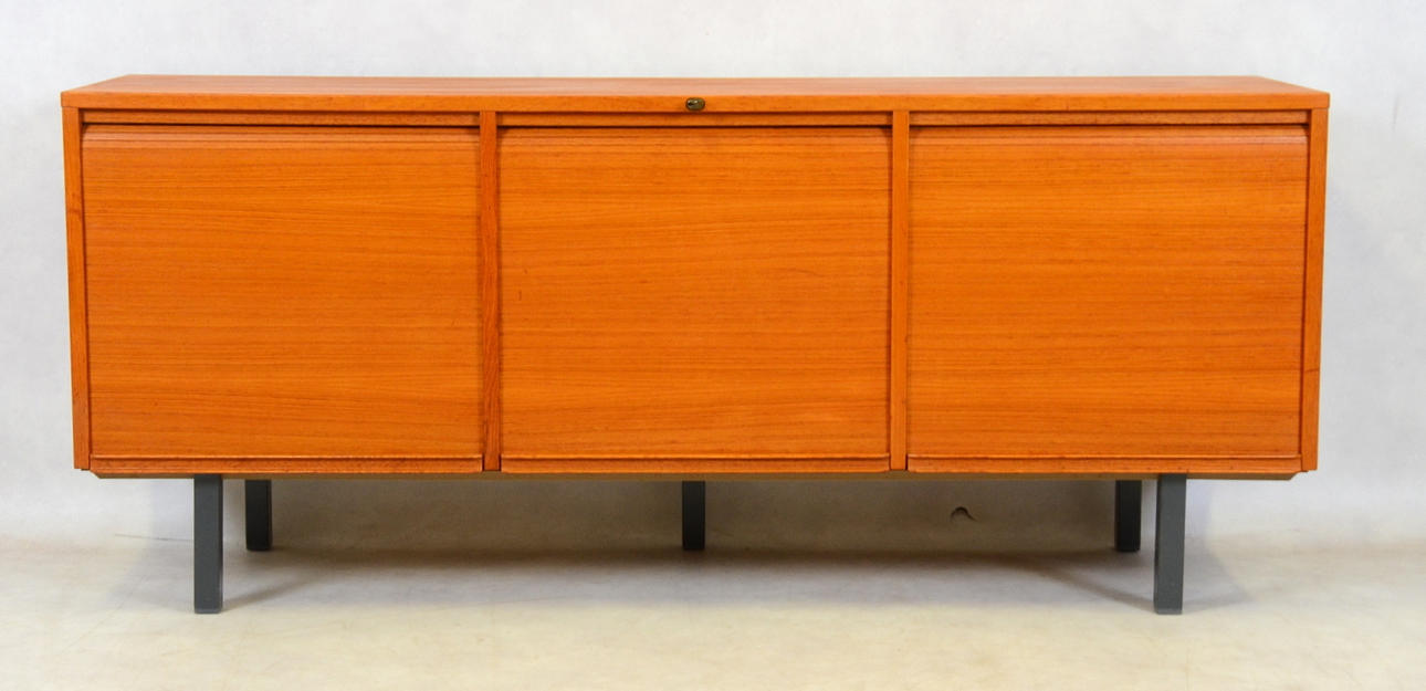 SIDEBOARD. Teak.
