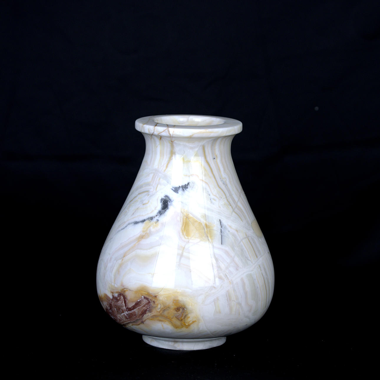 A vase, oriental agate, probably China.
