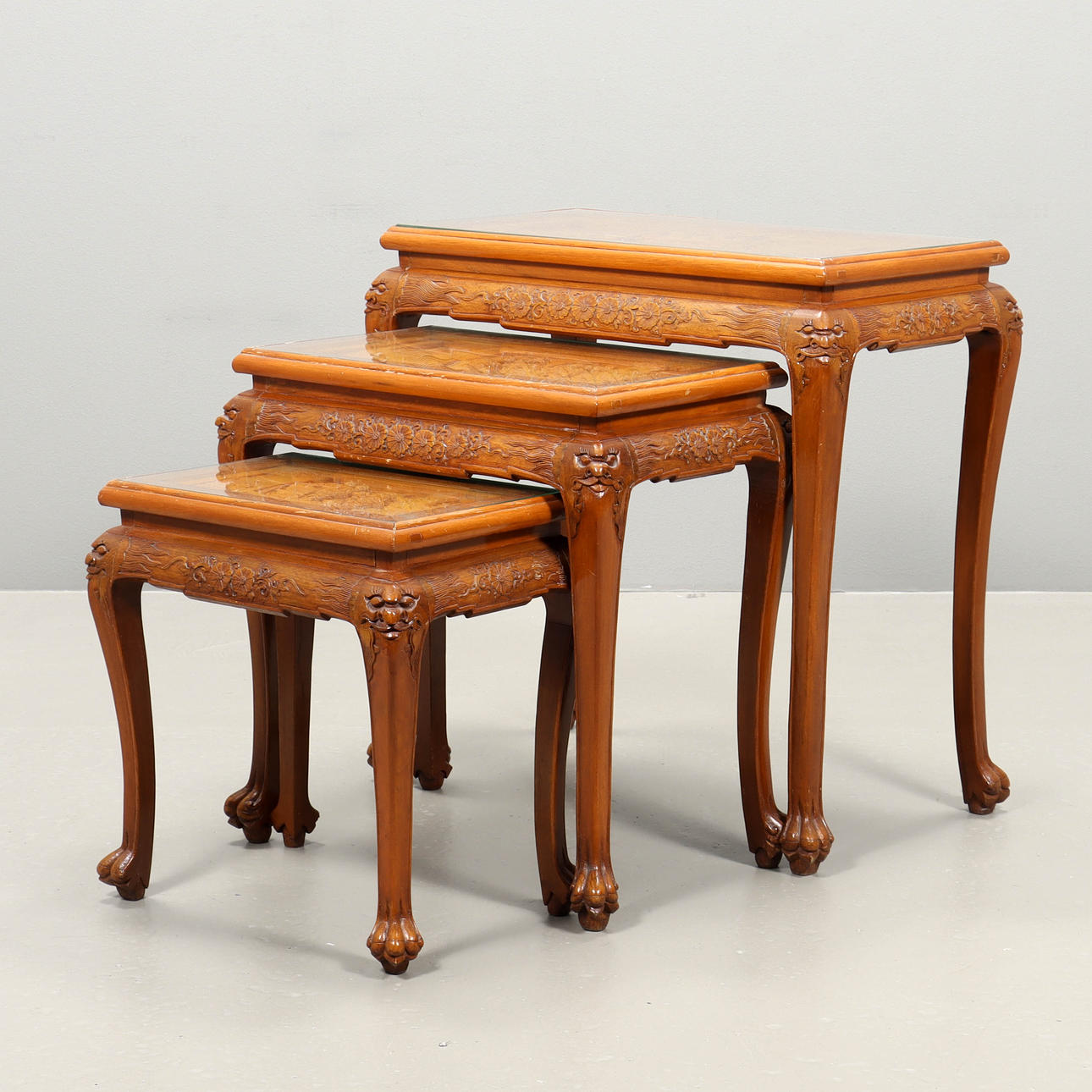 A set table, oriental style, second half of the 20th century.