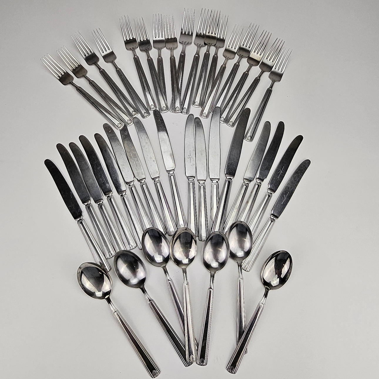 Nils Johan, sæt med 41 stykker, „Riddarmodell“.