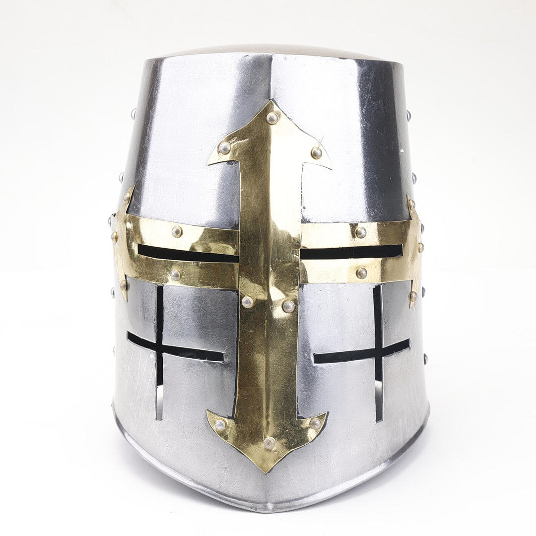 TEMPLAR HJELM. Templar stil, metal, moderne replika.
