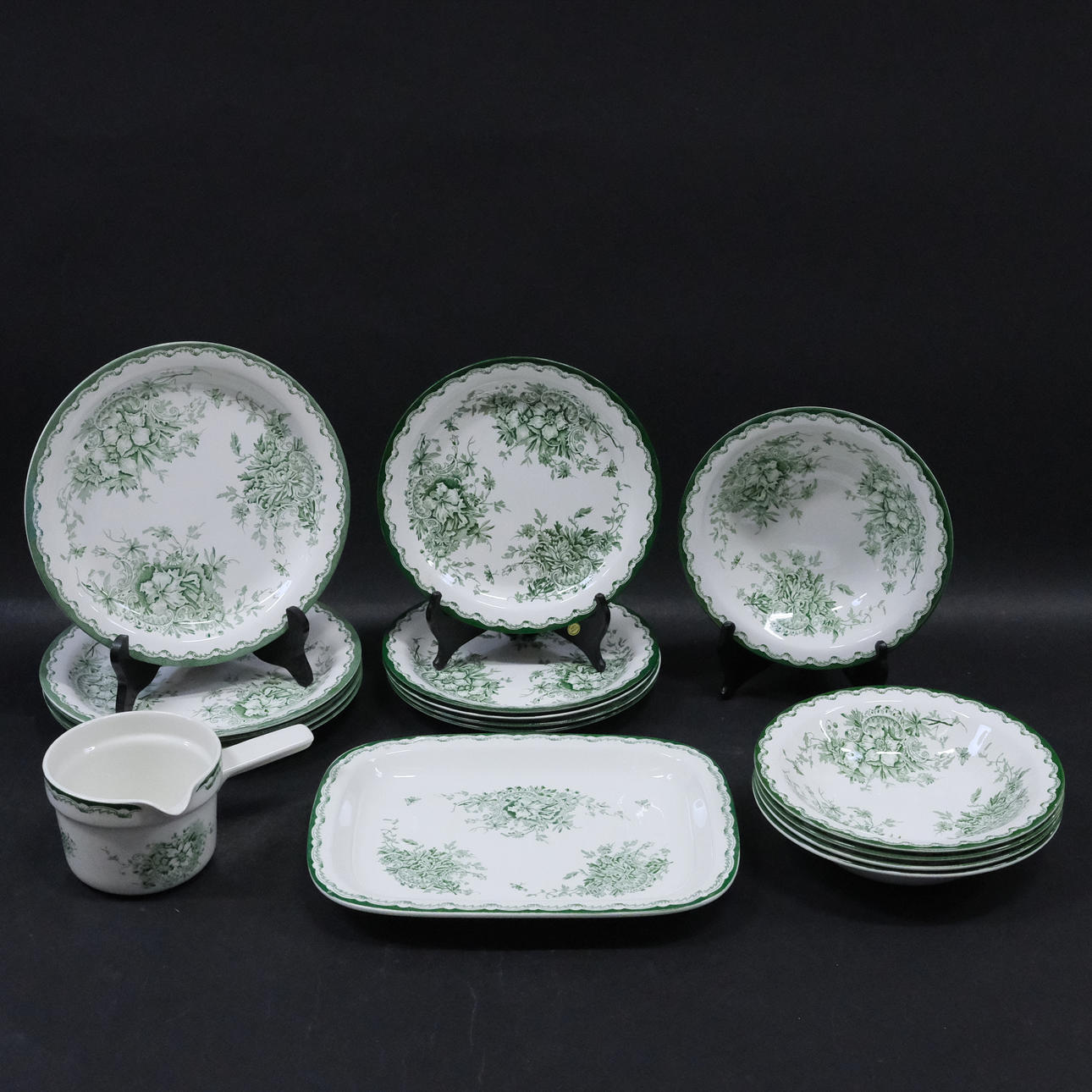 RÖRSTRAND. SERVIS. "GRÖN ANNA". 17 DELAR.
