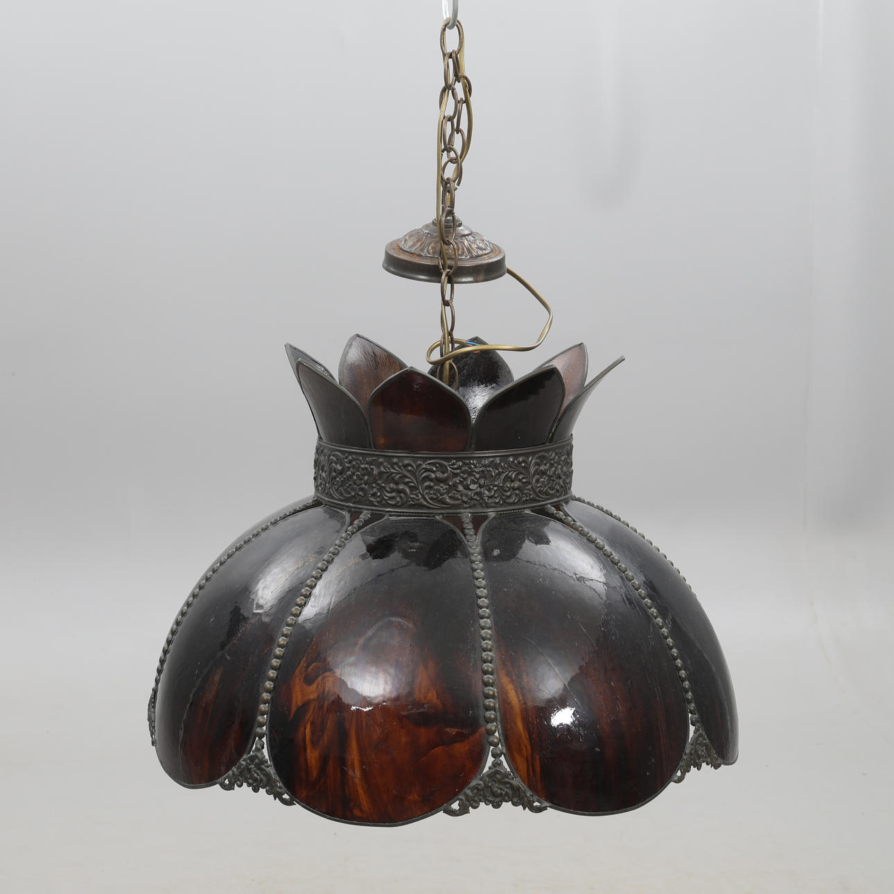 TIFFANY STYLE CEILING LAMP.