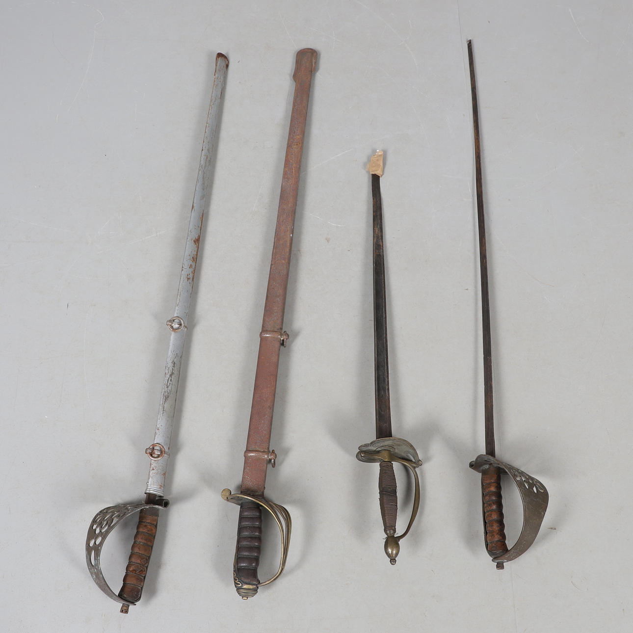 UNA ESPADA DE VESTIR VICTORIANA.