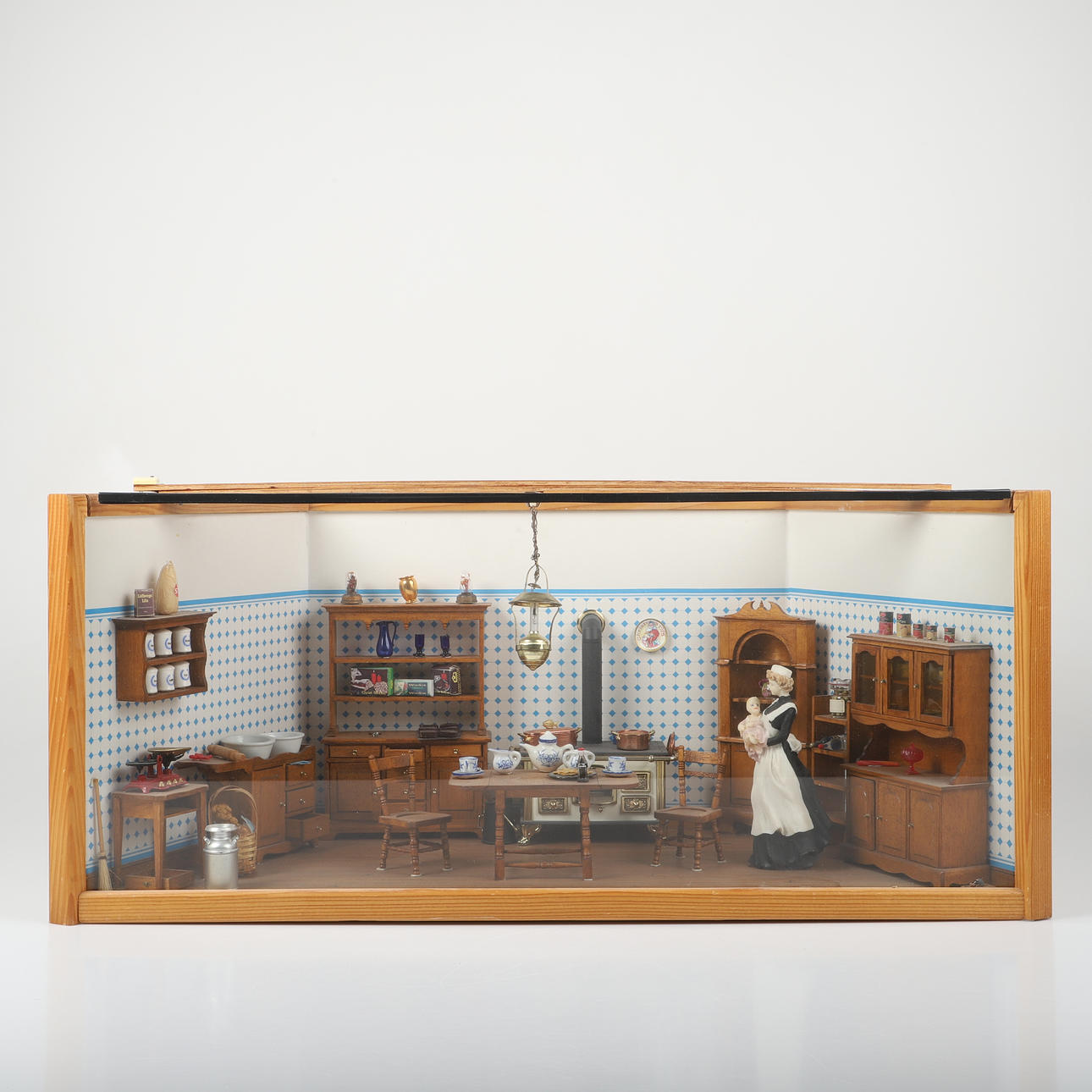 TITTSKÅP, köksmiljö.