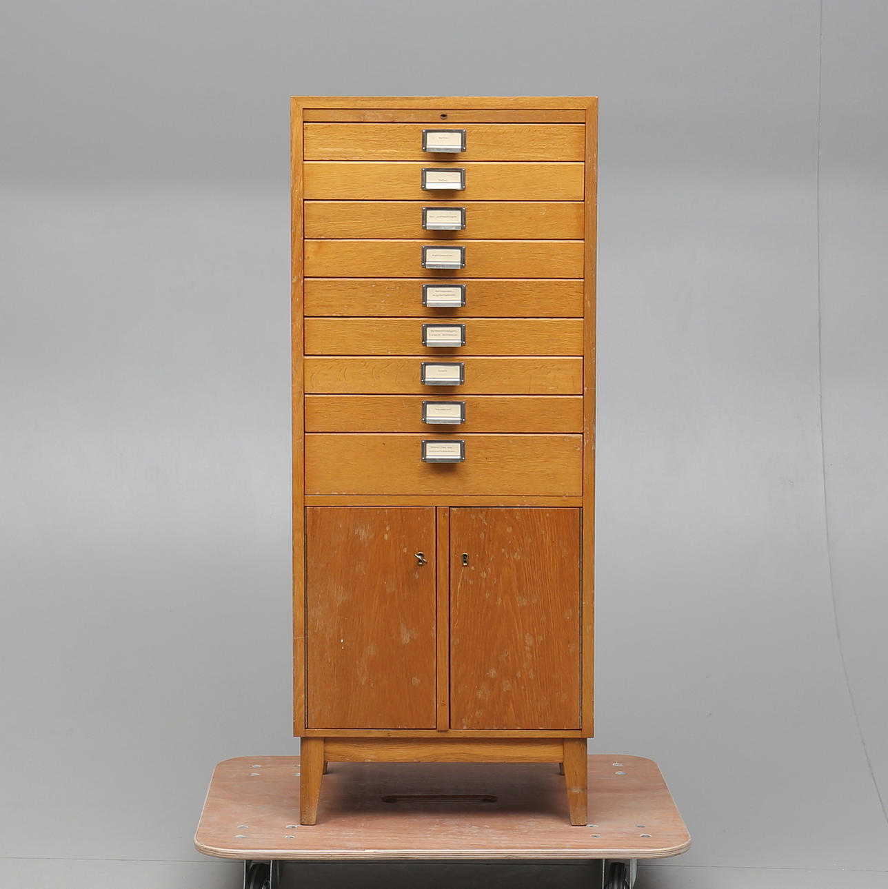 ARKIVSKÅP, 1900-talets första hälft.