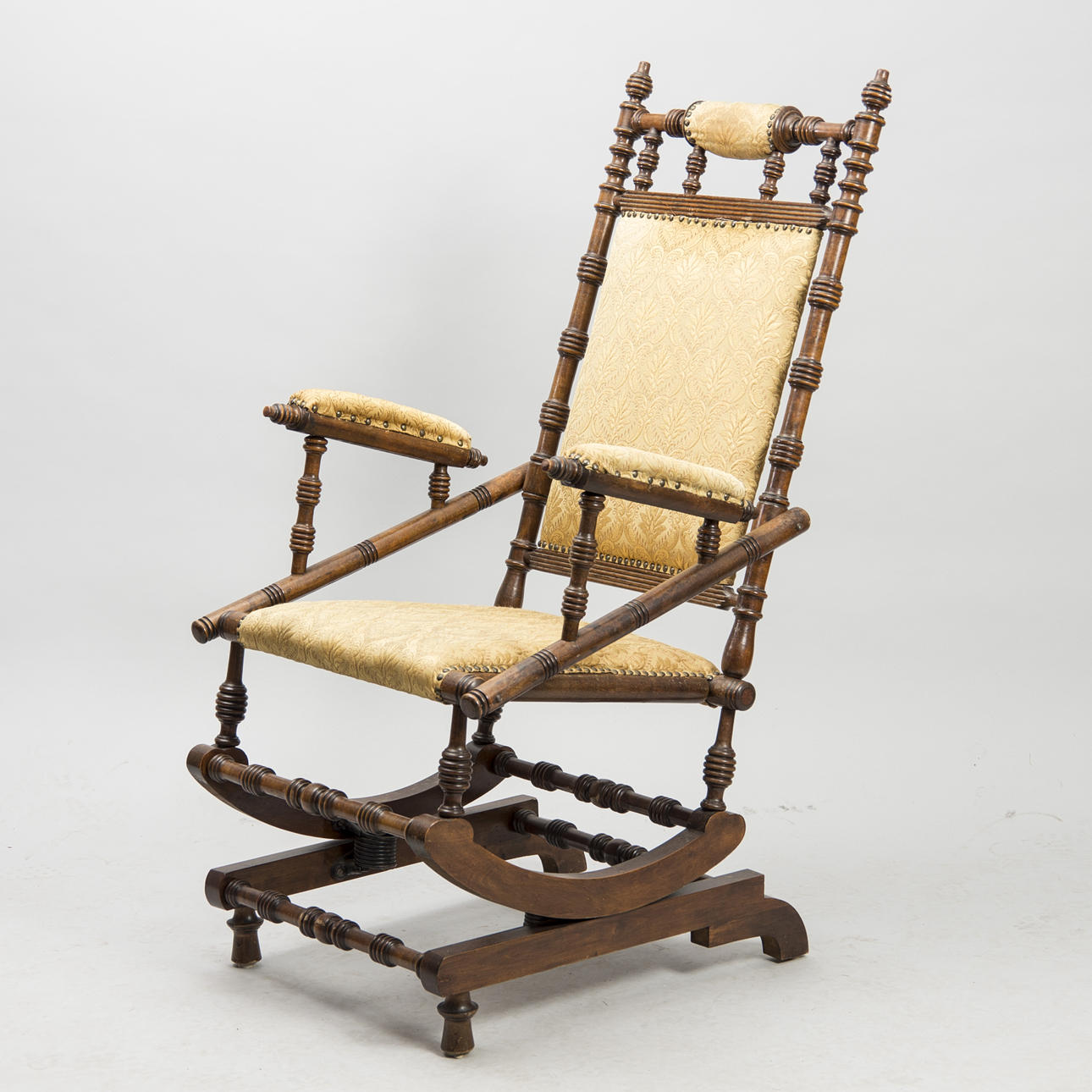 GUNGSTOL, amerikansk modell.