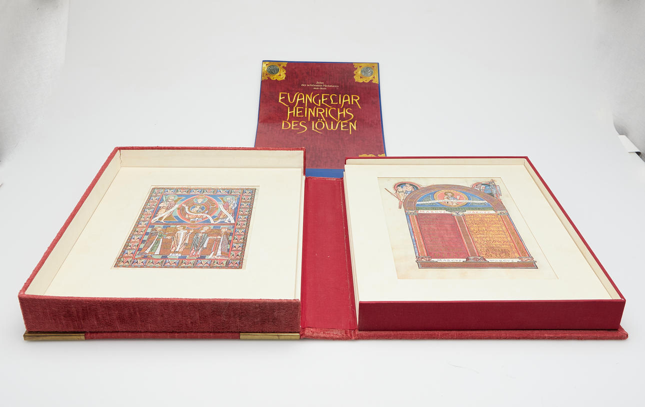 LEJONETS EVANGELIEBOKEN, miniatyrer ur manuskriptet, fax.
