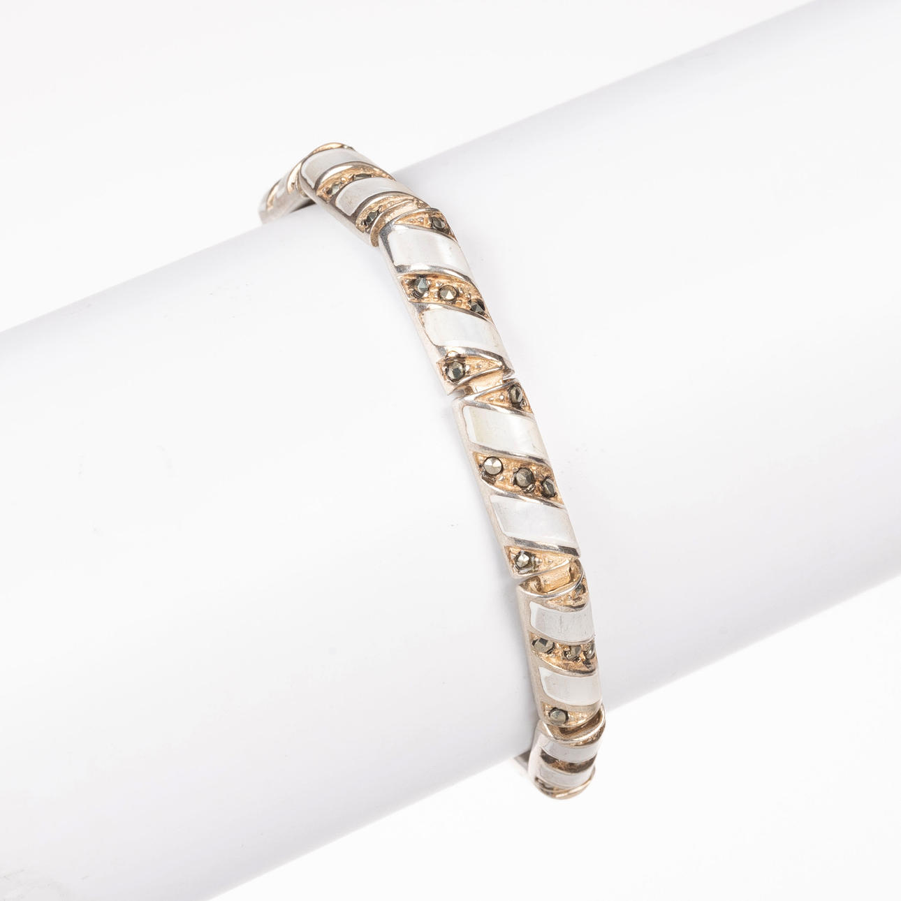 ARMBÅND, Sterling sølv, Perlemor, Macrasites.