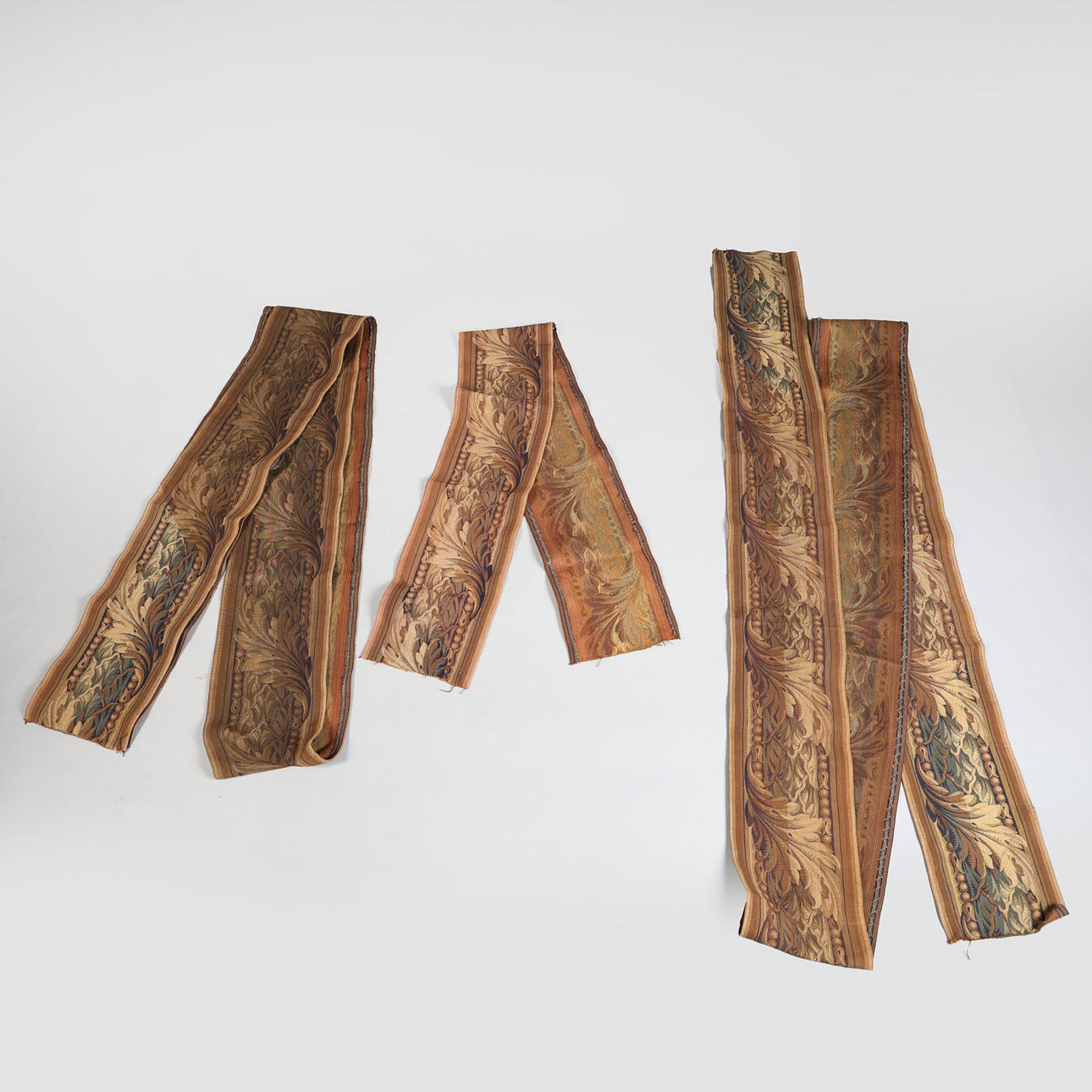 TRES CENEFAS TEXTILES DEL SIGLO XIX (3).