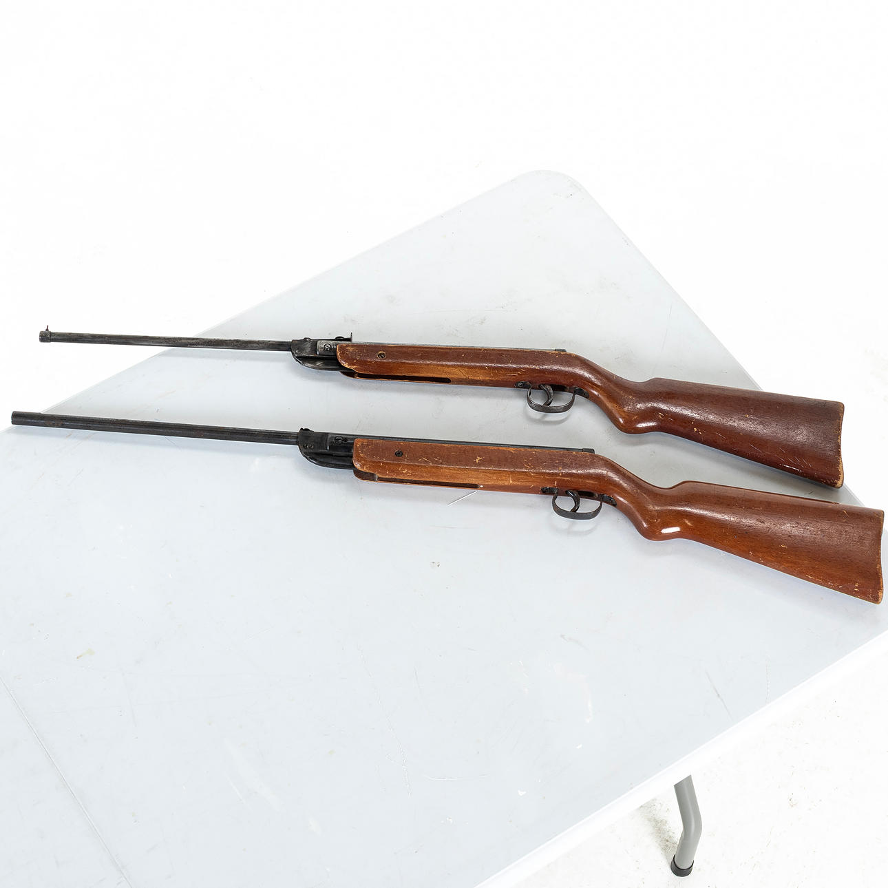 ILMA-ASEET, 2 Diana, mallit 22 & 25.