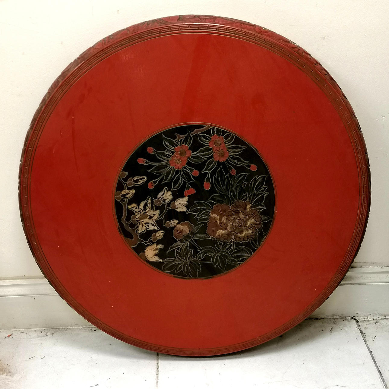 ORIENTAL RED LACQUER CIRCULAR TABLE TOP.