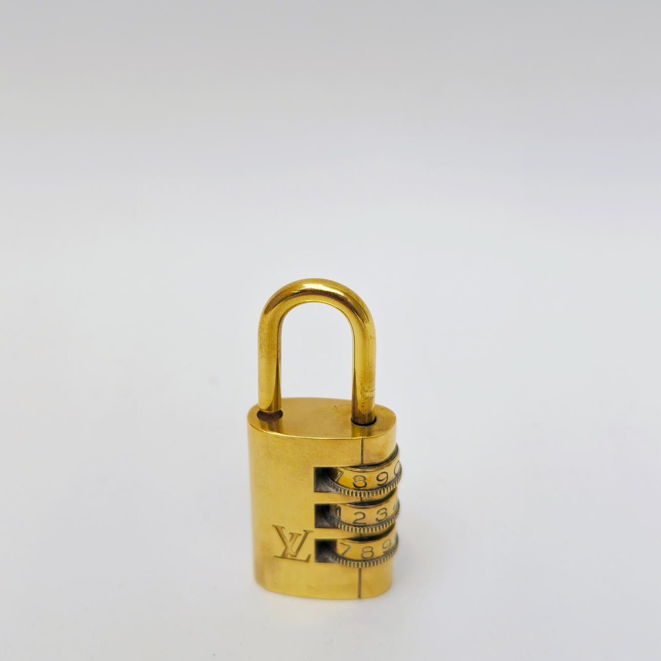 LOUIS VUITTON KOMBINATIONSLÅS.