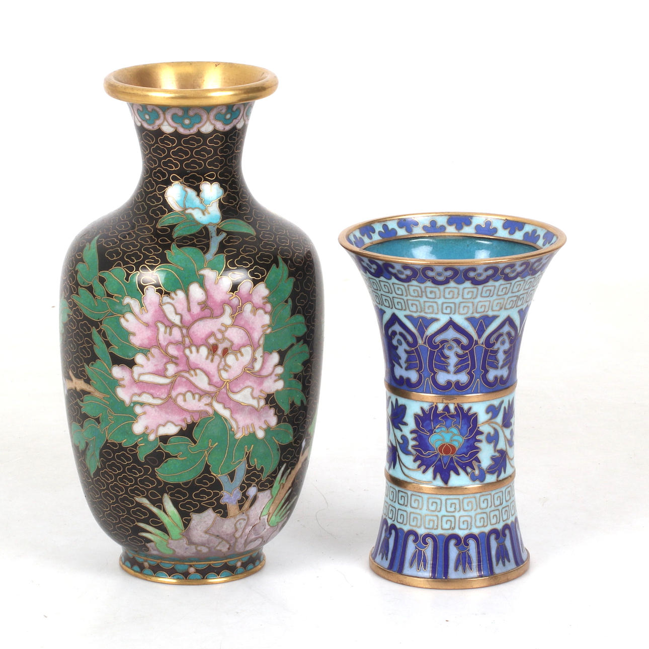 Dos jarrones Cloisonné del siglo XX.