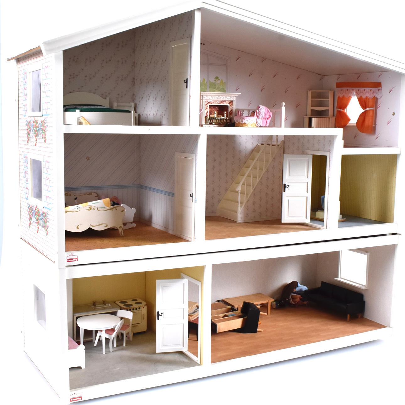 DOCKSKÅP, med inventarier, Lundby, 1900-talets andra hälft.