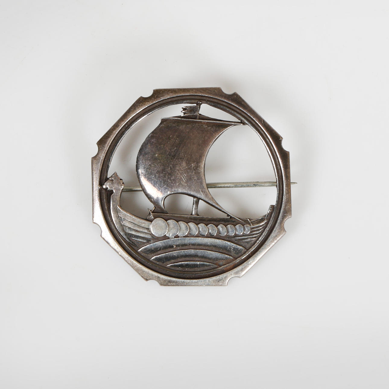 A DANISH SILVER BROOCH BY B MUNKSGAARD.