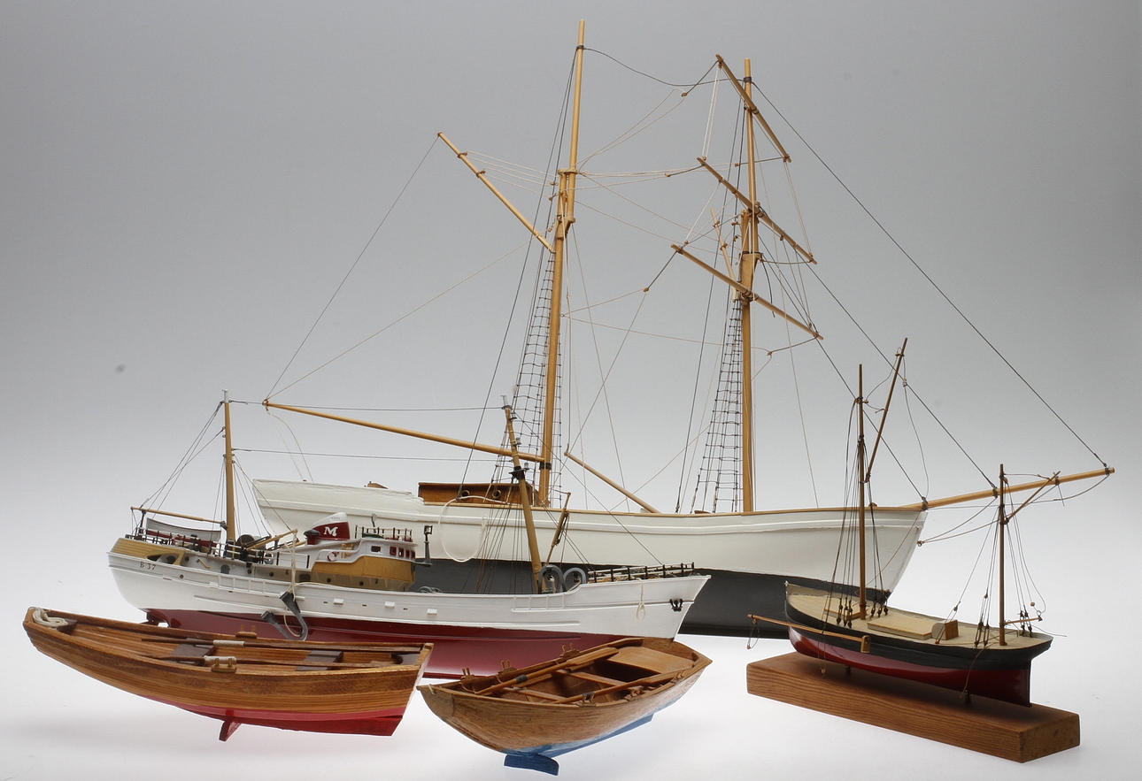 BÅTMODELLER, 5 st, 1900-tal.