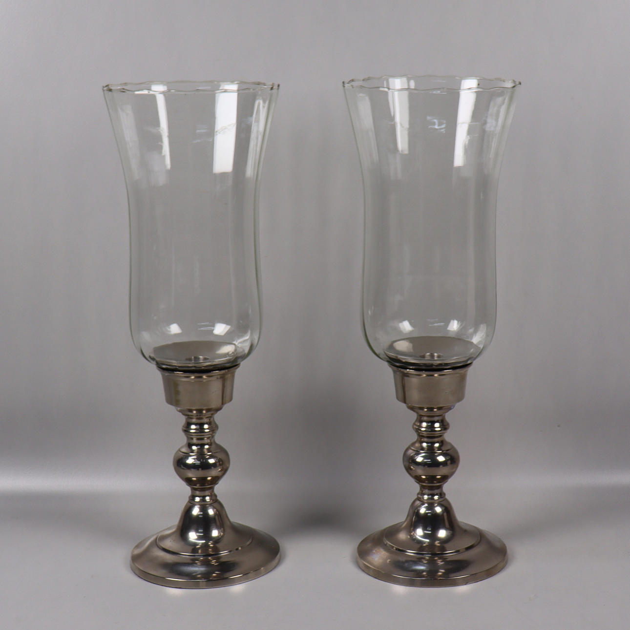 LJUSLYKTOR, metall och glas, 1 par.