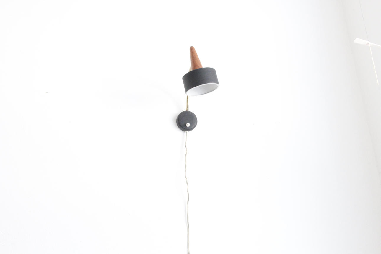 SÄNGLAMPA, teak, 1900-tal.