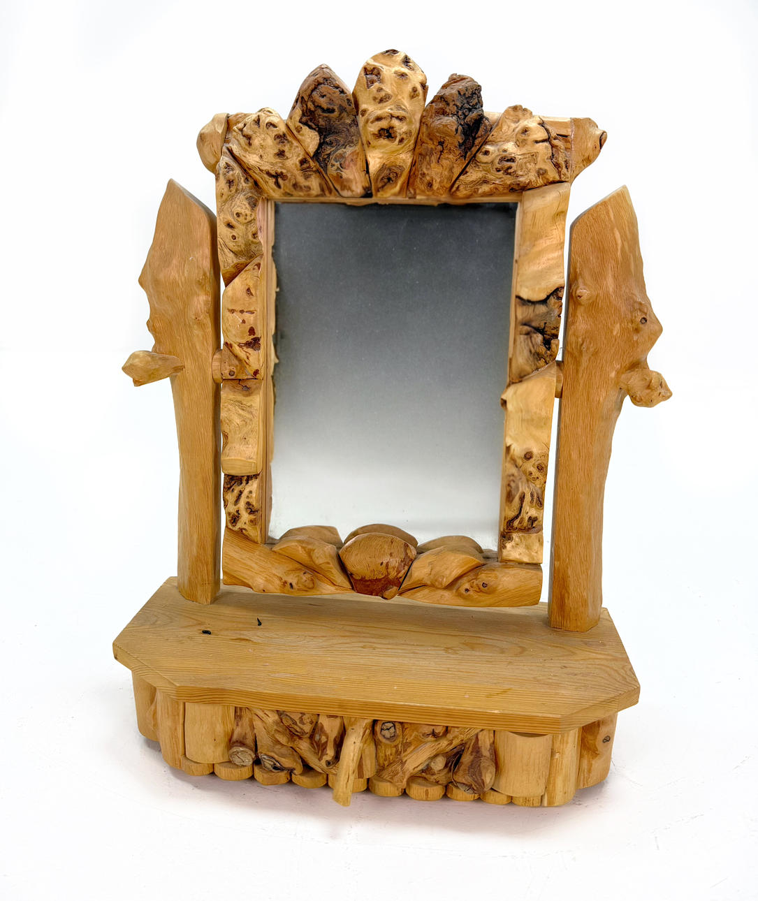 MIRROR - Wood and glass, sculpted.