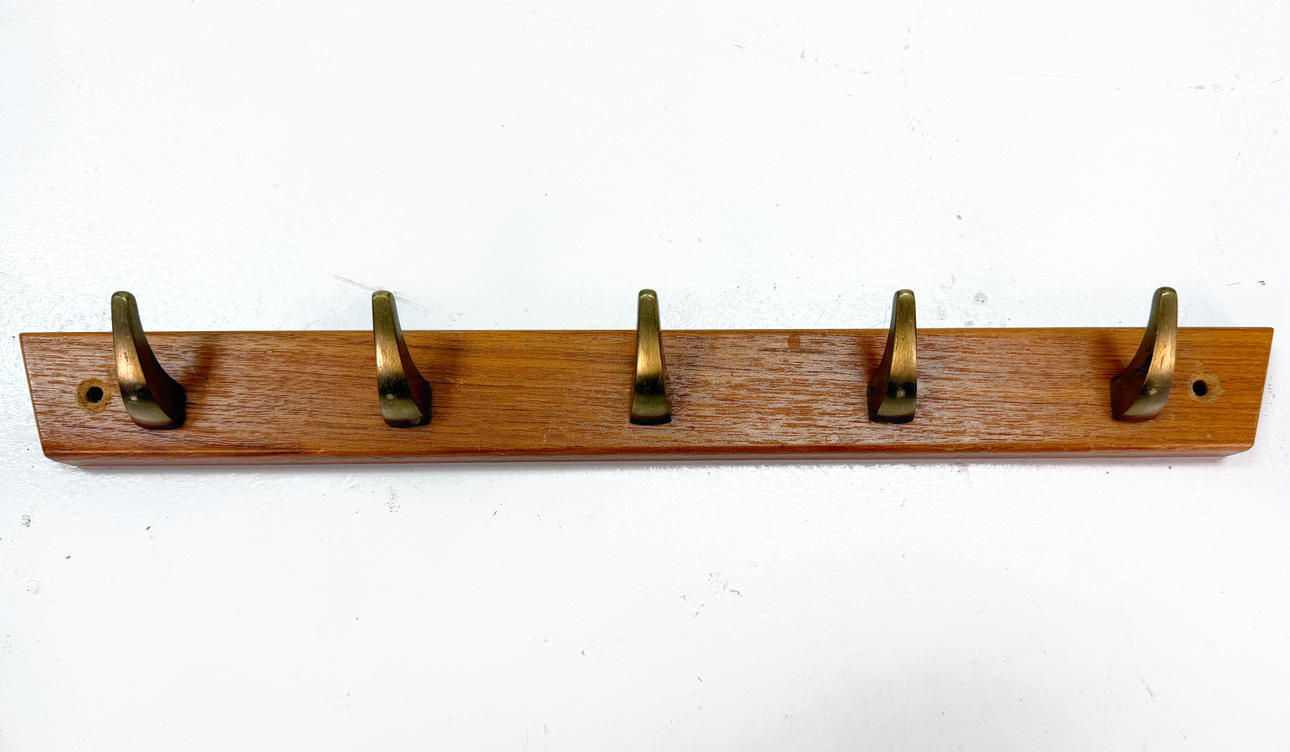 KLEIDERBÜGEL - Teak und Messing Hafa Combino.