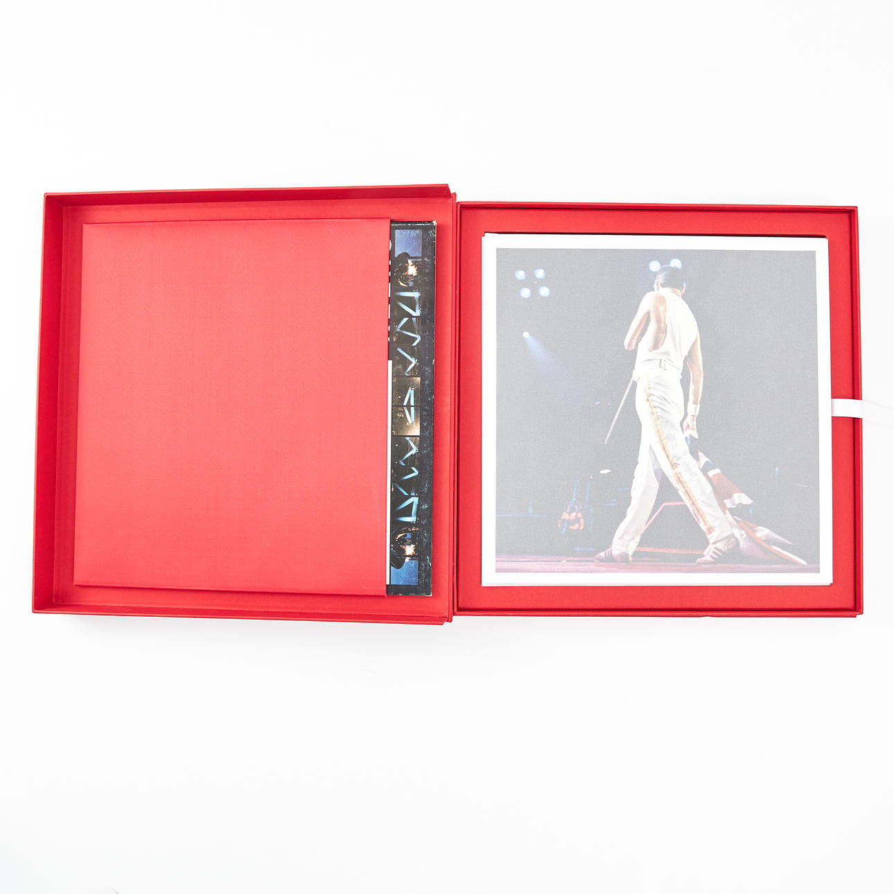 TORLEIF SVENSSON. Queen the magic tour - Box.