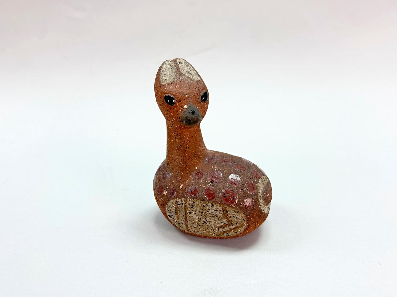 THOMAS HELLSTRÖM. DEER FIGURINE - Nittsö Ceramics.