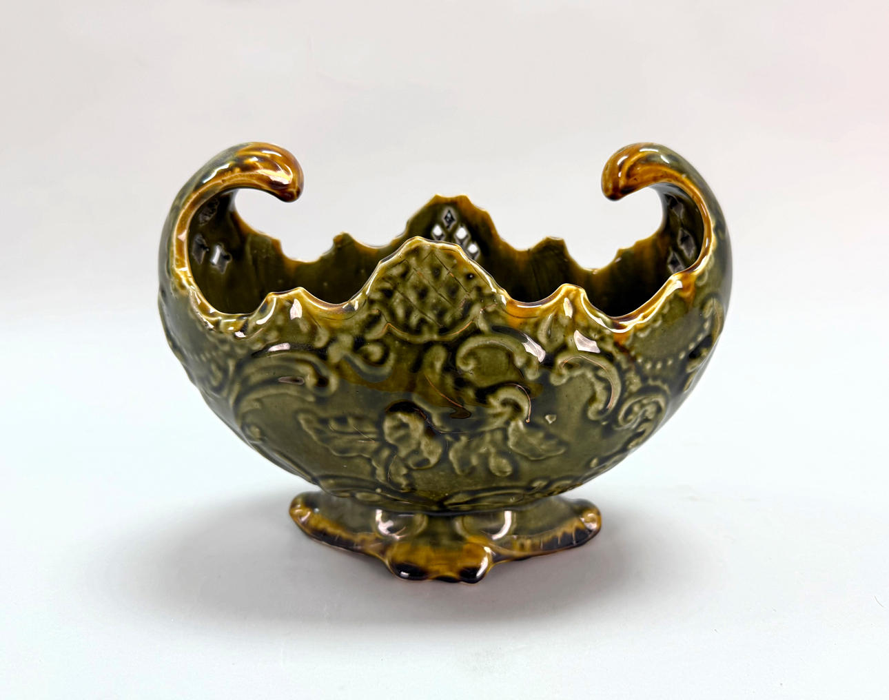 OUTER LINING - majolica, Art Nouveau.