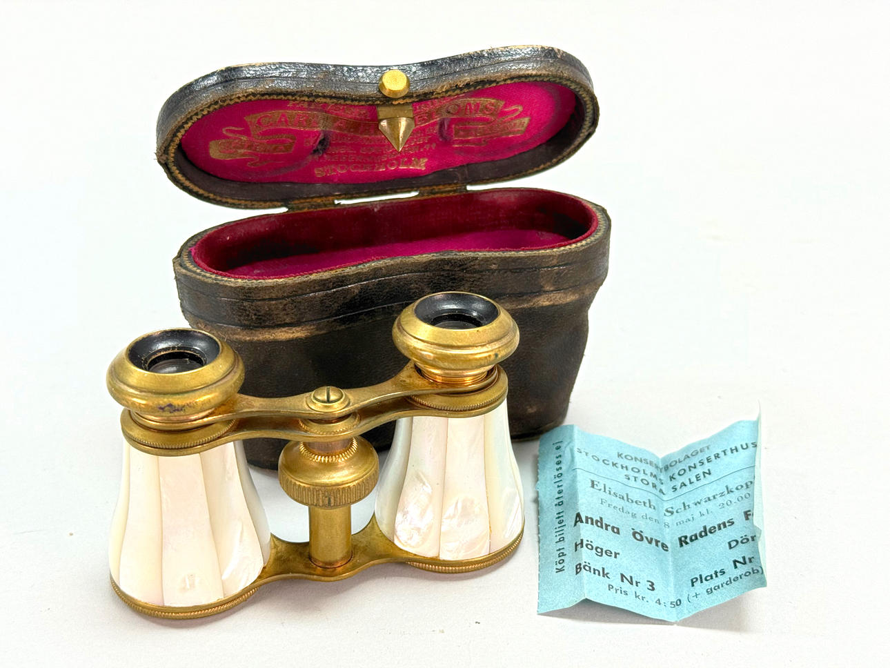 TEATTERIKIARIT - Helmiäinen ja messinki.