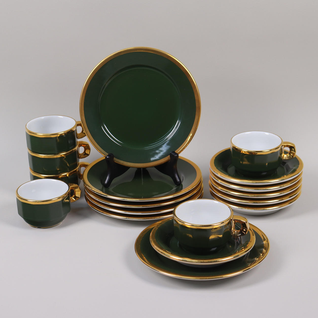 PILLIVUYT, Frankrig, kaffesæt, 18 stykker.