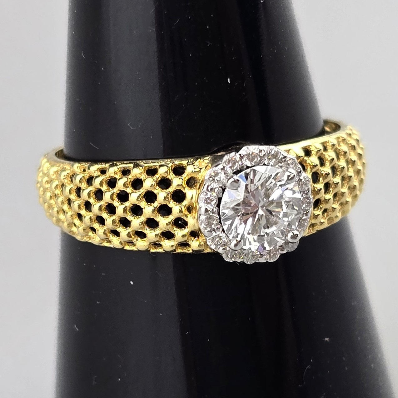 - 14kt guldring, Center LAB Diamond.