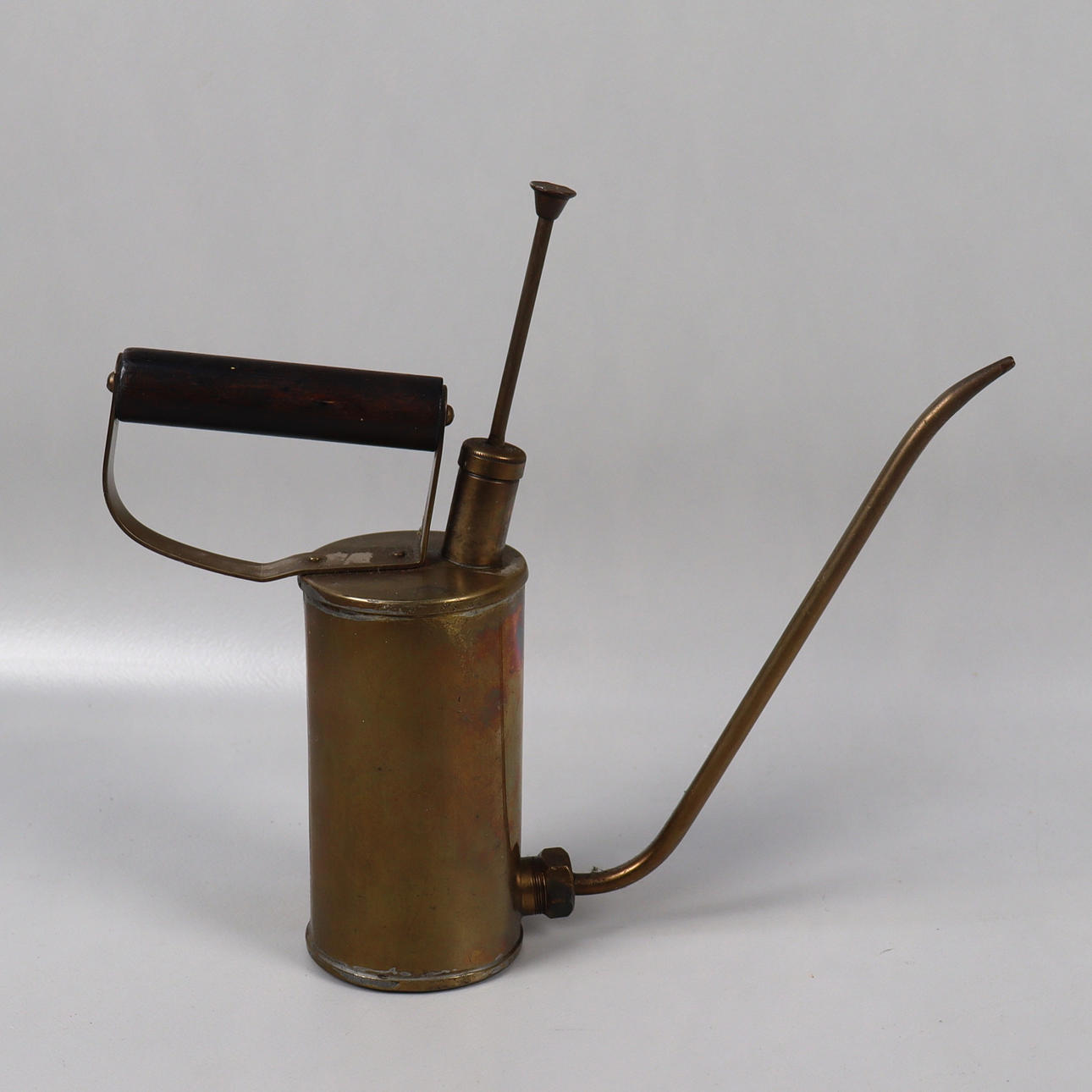A brass oil jug, 20th century.